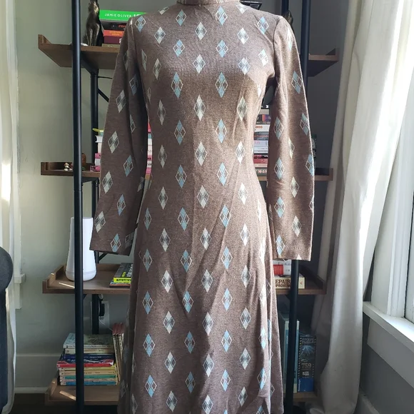 Vintage 1970s Brown Patterned Long Sleeve Knee Length Wool Dress Sz Medium - Picture 1 of 3